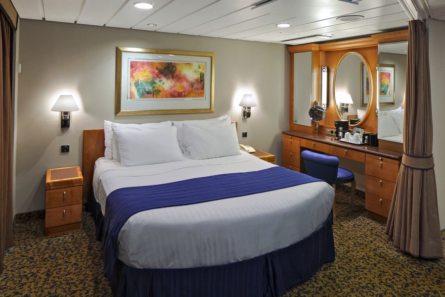 RCI, Brilliance of the Seas, Grand Suite 2.jpg